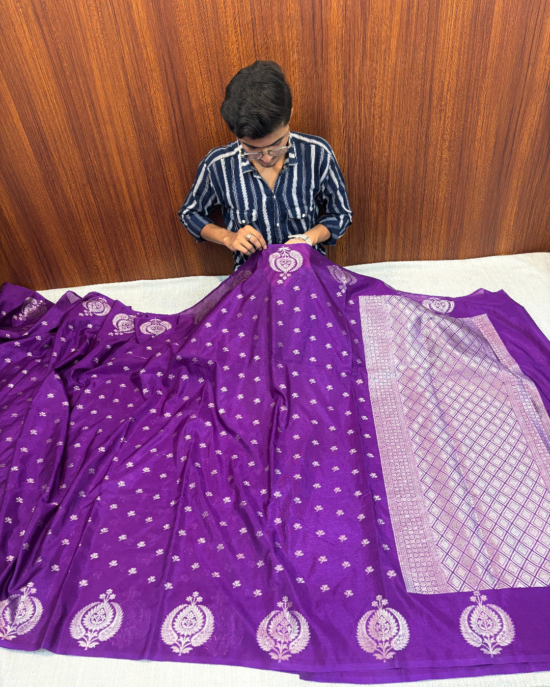 PREMIUM BANARASI SMALL BOOTI WITH HERITAGE BORDER VIOLET SOFT BANARASI WARM SILK SAREE