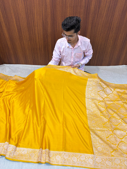 Premium Banarasi Magenta Mashru Kataan Plain Silk Saree