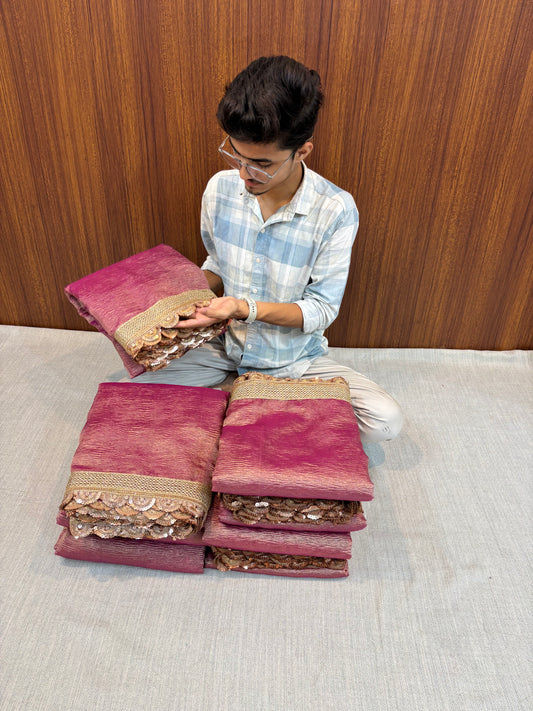 METALLIC RANI SHADED PLAIN CRUSH TISSUE BANARASI SAREE WITH LACE